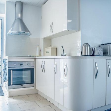 St Julians View - 1 Bedroom Apartment - Tenby Zewnętrze zdjęcie
