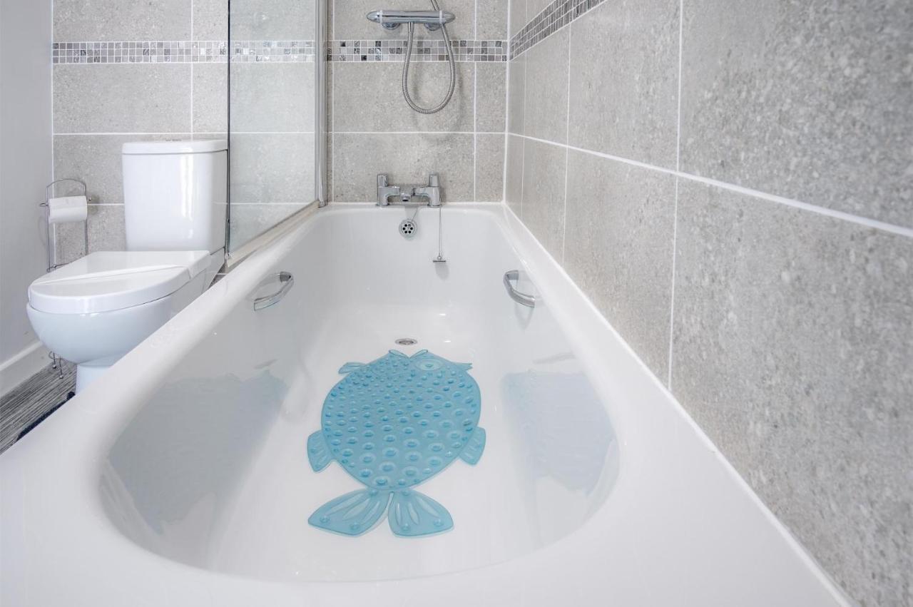 St Julians View - 1 Bedroom Apartment - Tenby Zewnętrze zdjęcie