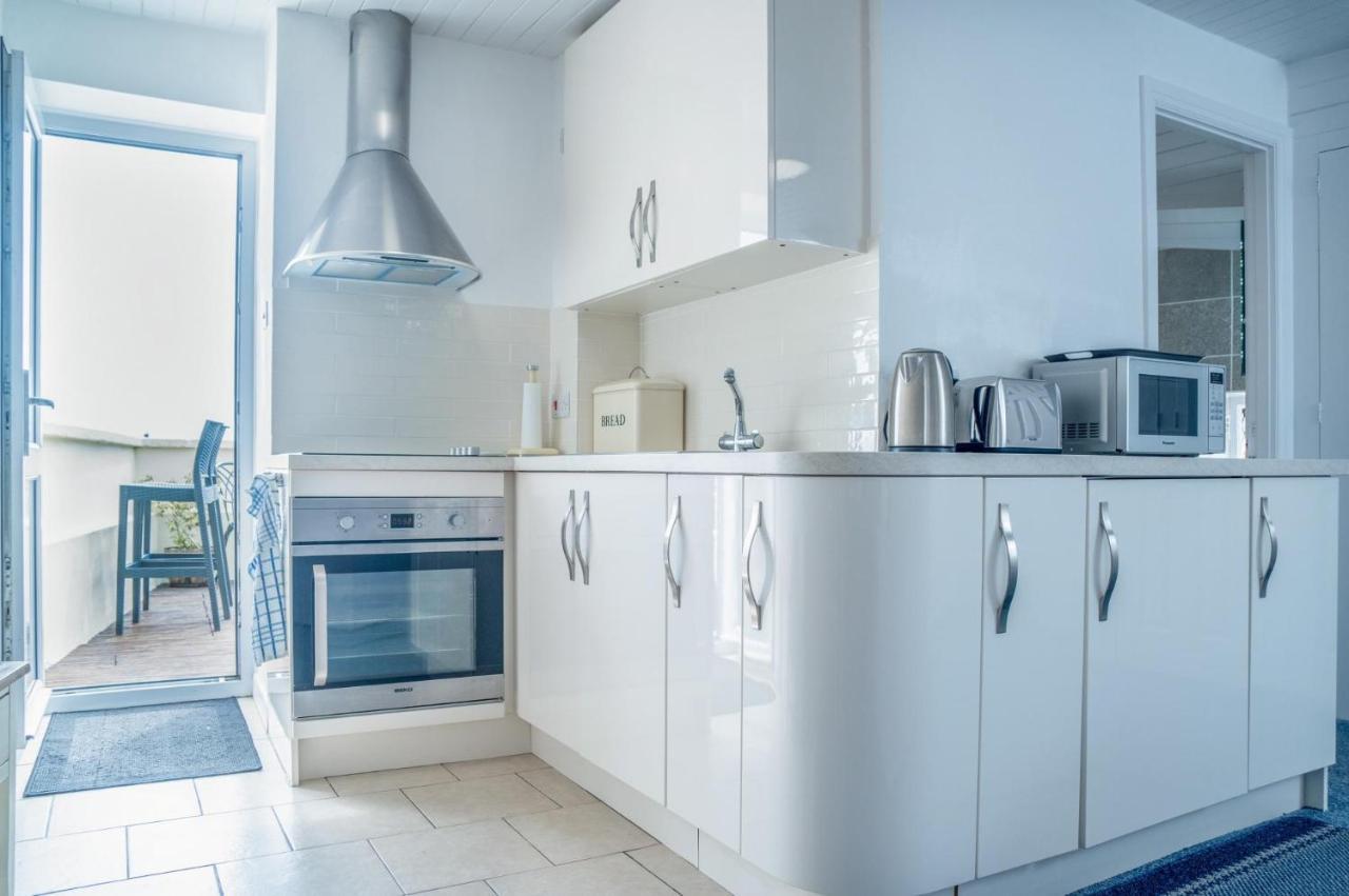 St Julians View - 1 Bedroom Apartment - Tenby Zewnętrze zdjęcie